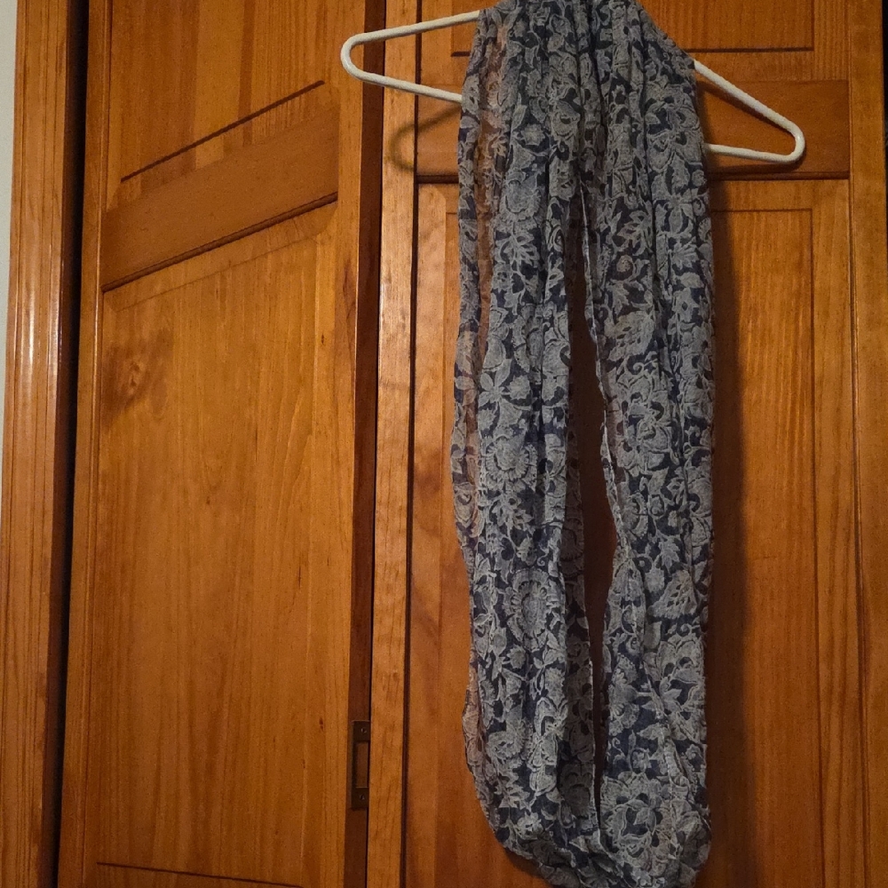 Chaps Navy and Cream Patterned Scarf